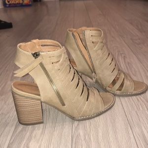 Universal thread shoes